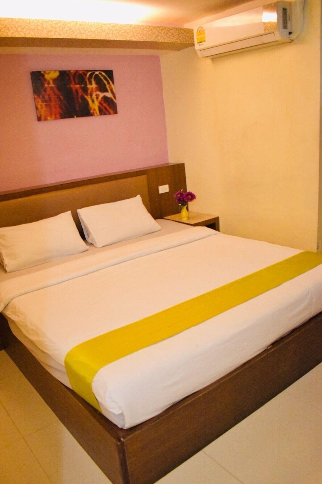 Royal Express Inn Bangkok Exteriör bild