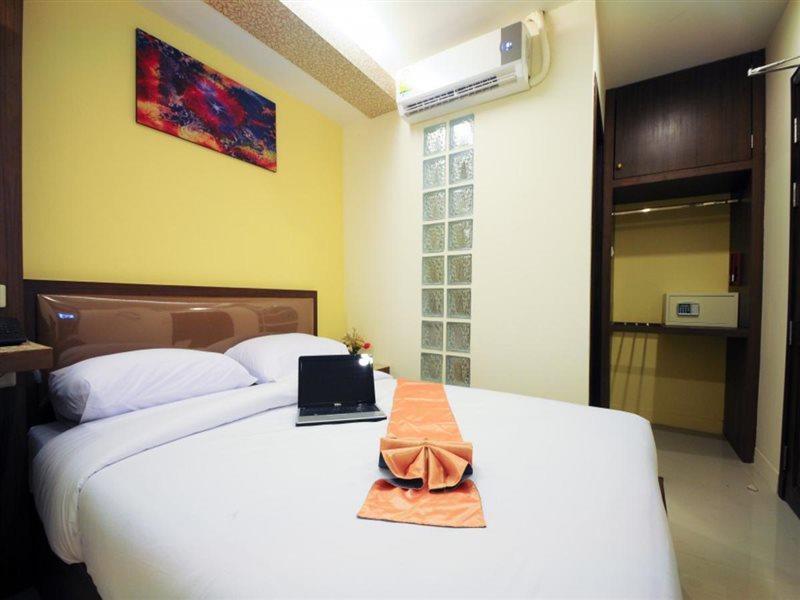 Royal Express Inn Bangkok Exteriör bild
