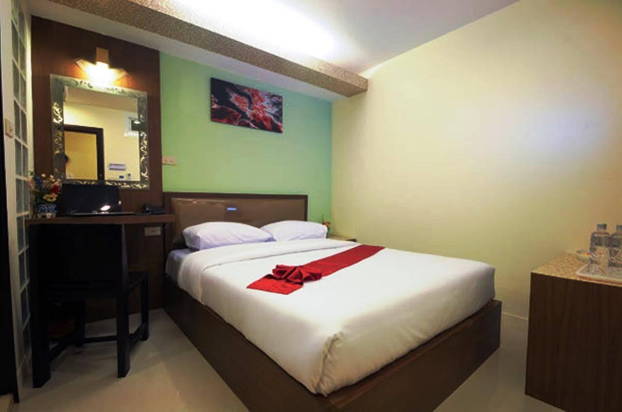 Royal Express Inn Bangkok Exteriör bild